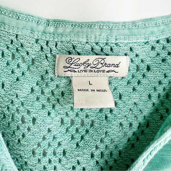 Lucky Brand Crochet Back T Shirt Green Short Sleeve V Neck Raw Hem Size Large - Picture 3 of 6
